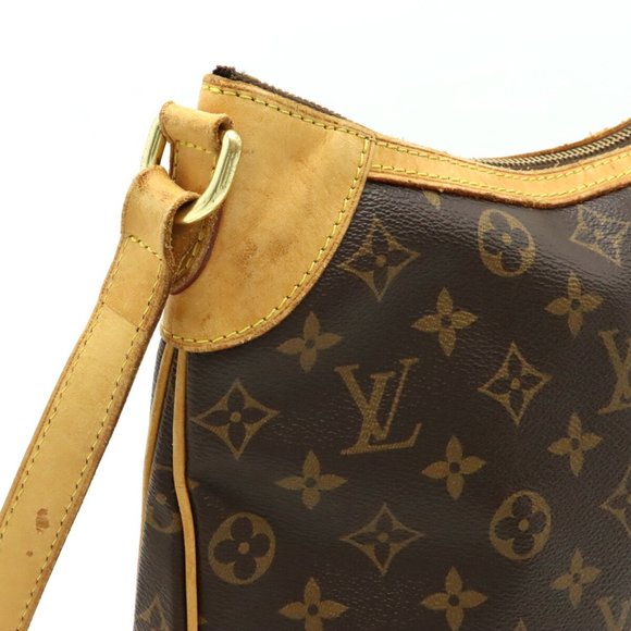 Gorgeous Louis Vuitton Monogram Odeon PM  Crossbody Bag - Picture 7 of 17